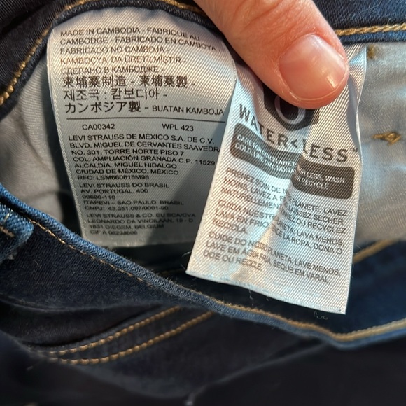 Levi - red tab, 24w, 720 “high rise super skinny” - Picture 5 of 6